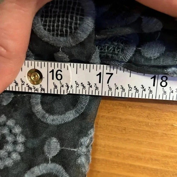 Cosmo Embroidered Lace‎ Top Blouse 3/4 Sleeve Circle Pattern Sheer Gray EVEH - Picture 3 of 5